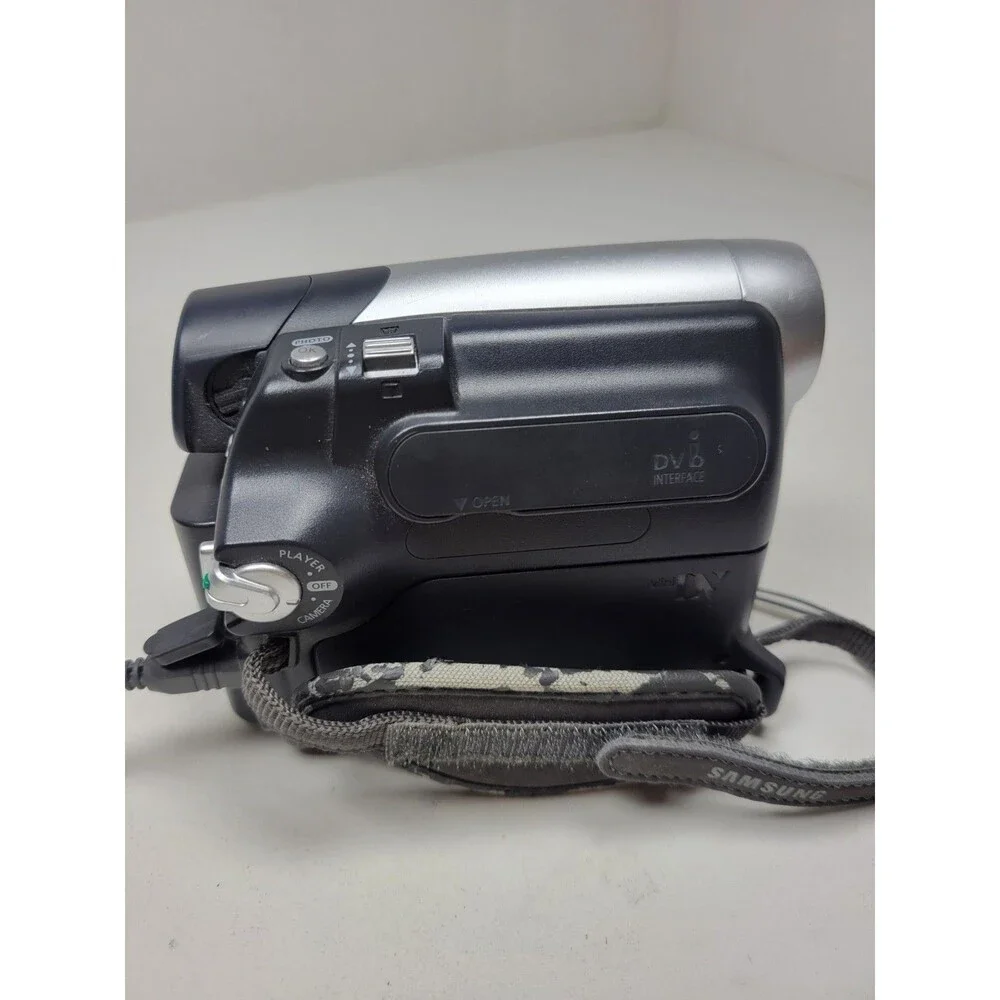 Samsung Camcorder SC-D363 Mini DV Silver 30x Optical Zoom Digital 1200X Working